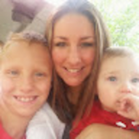 Meet your Posher, Jennifer - Picture 1 of 1